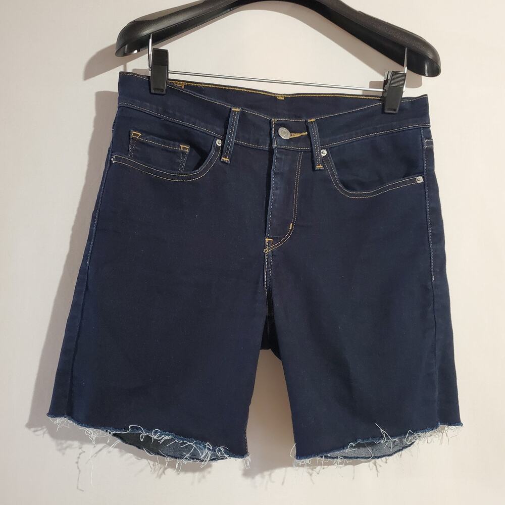 Levi's Women's Bermuda Cutoff Shorts Dark Rinse Wash Size 27 Classic Casual